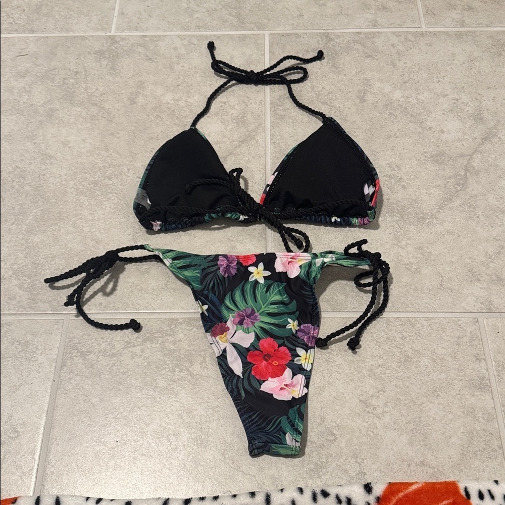 Floral Bikini Set - Picture 2 of 4